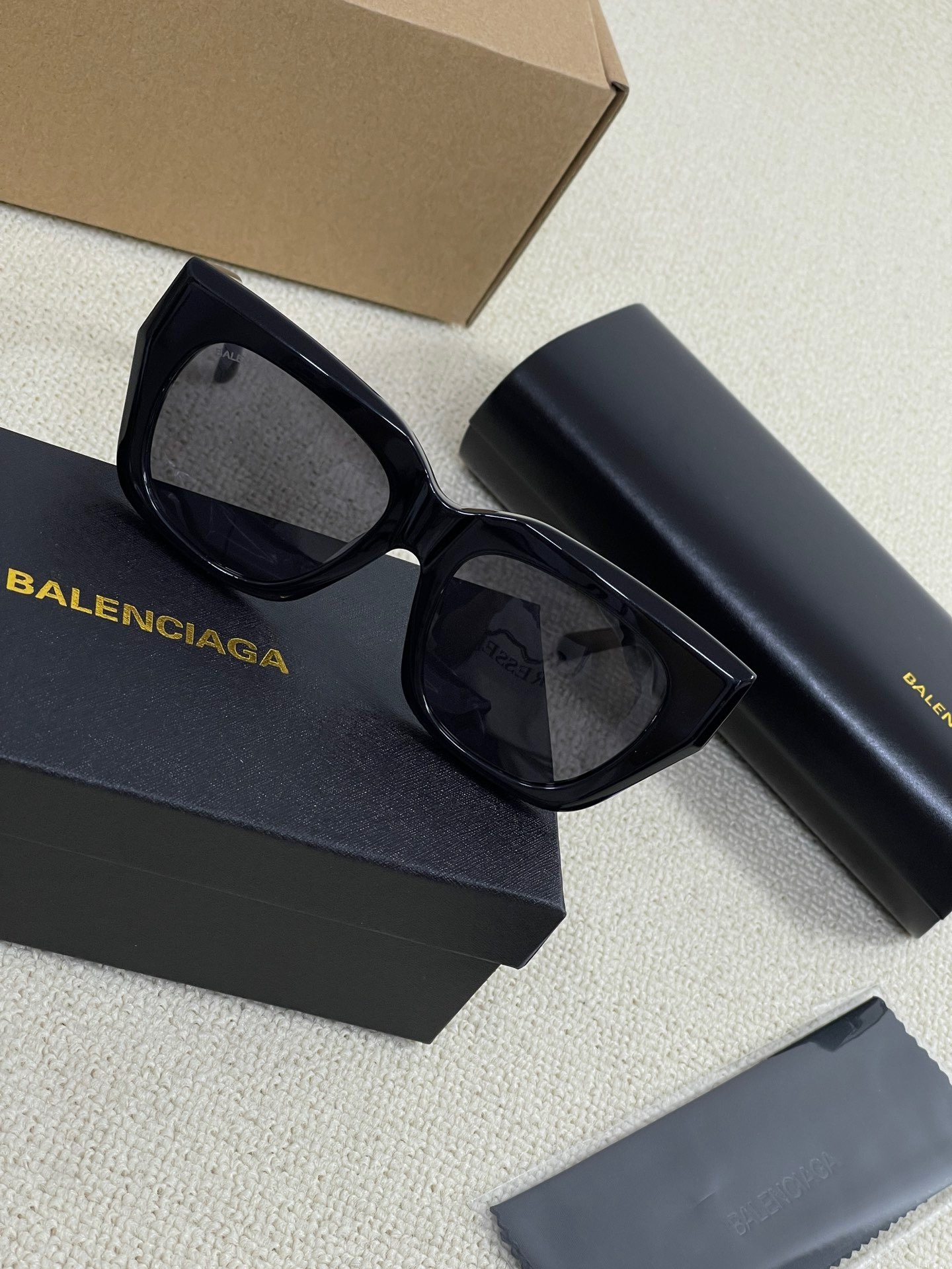 10A87A4C-0D01-480B-9599-66ED712B86E8