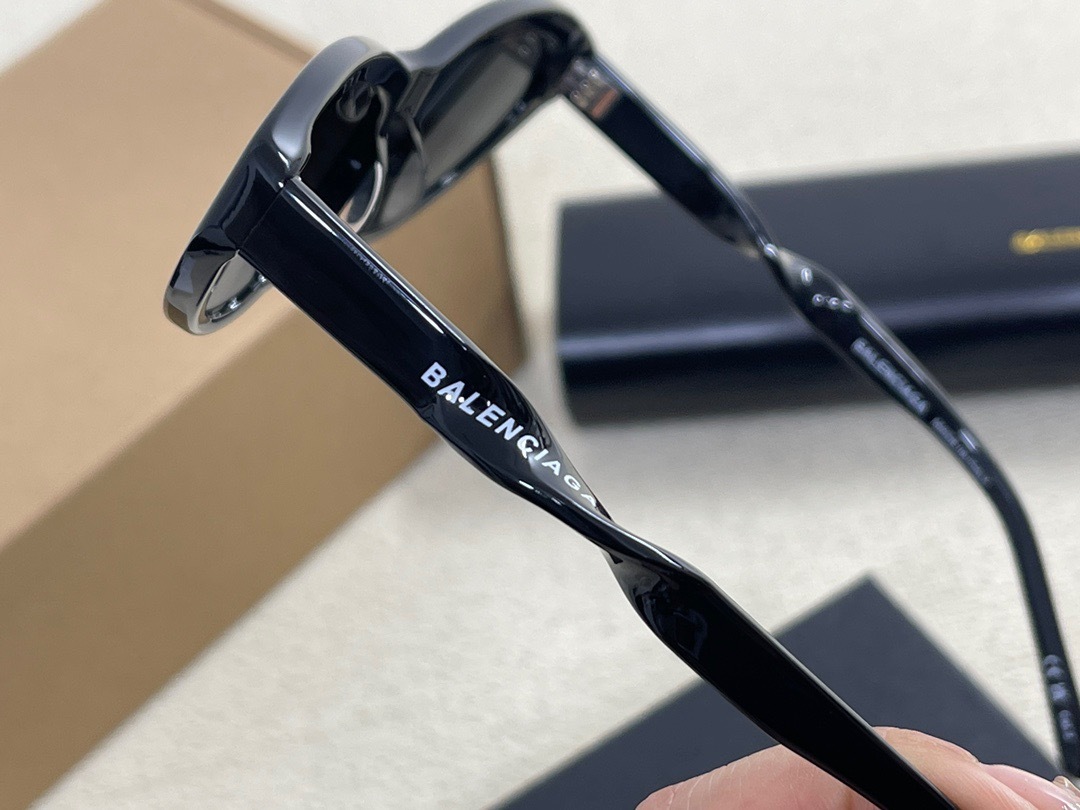 40841424-E3CE-4C48-8A8A-00BA660F3DD8