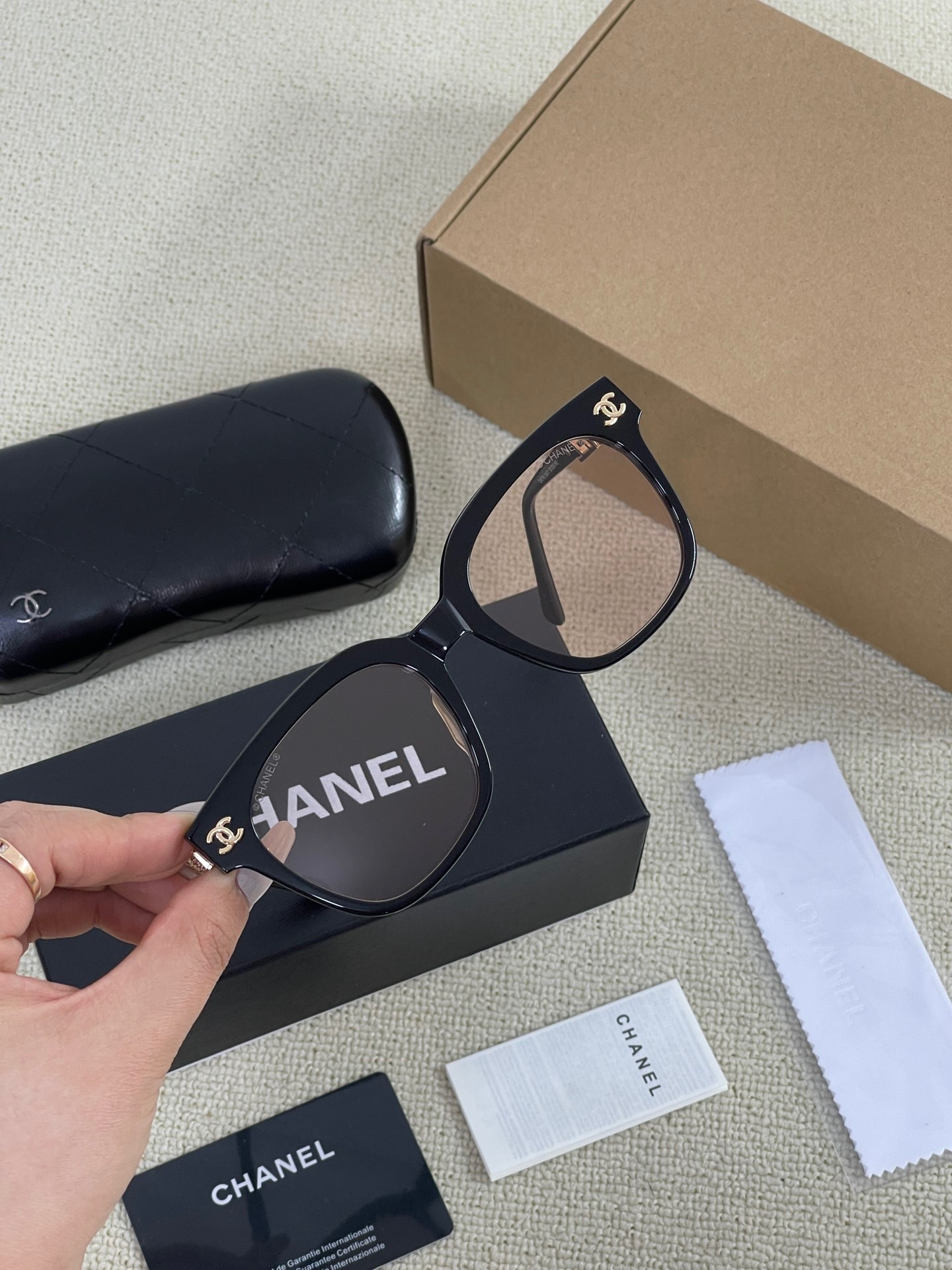 7CDEBF21-D68F-428F-ABD3-445811DDEB88