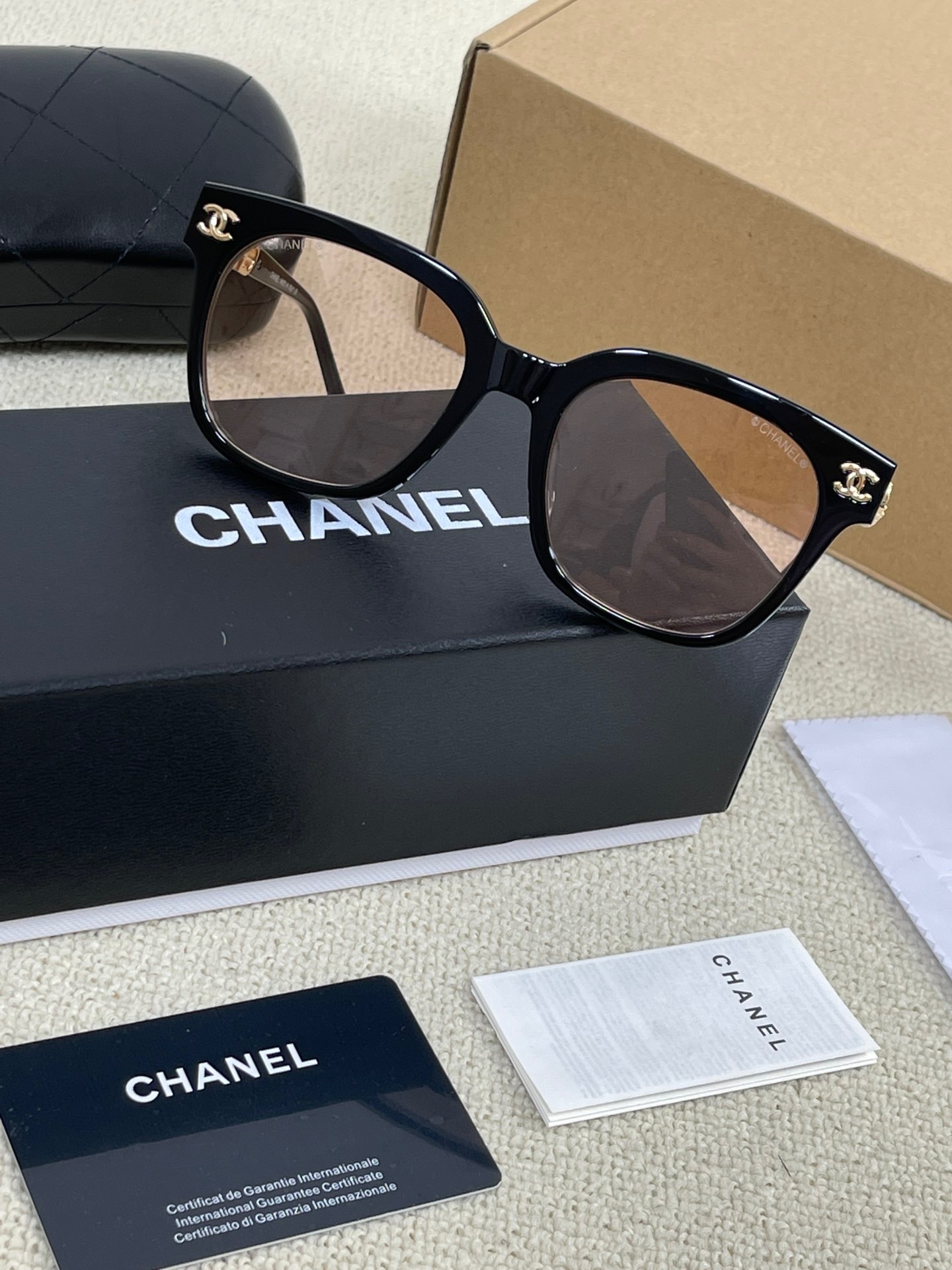 14260195-568B-4756-9703-E8B6C4F063B6