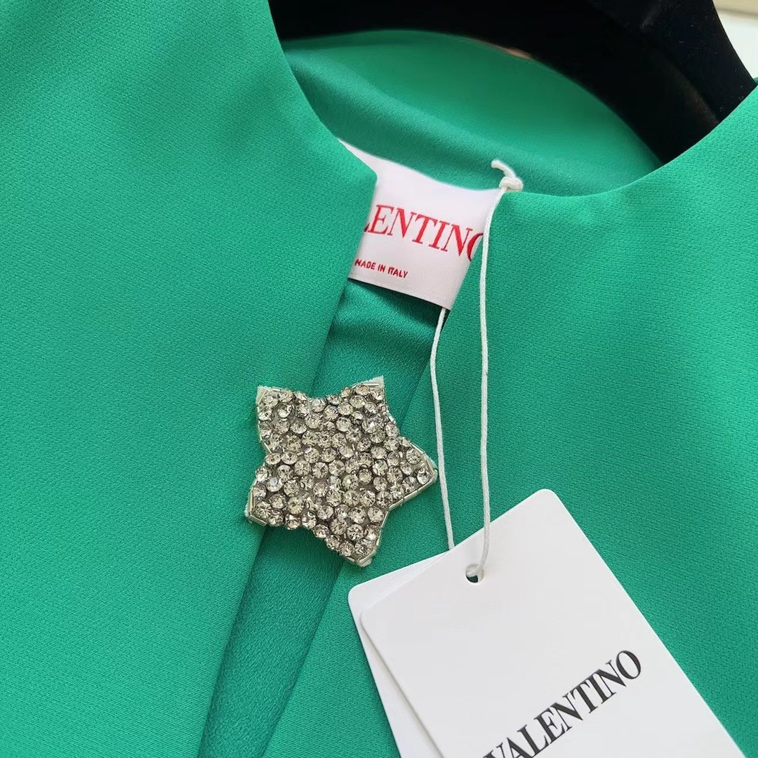 0AF9ED36-5506-4D84-9CA3-A6814D94C70F