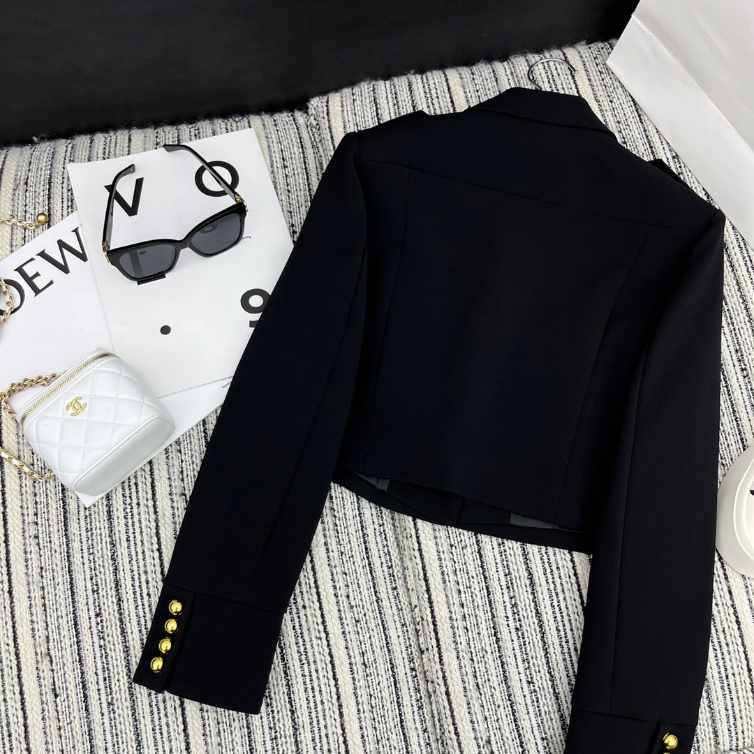 A0C228B1-1D8A-4319-B015-3838D4E29AC4