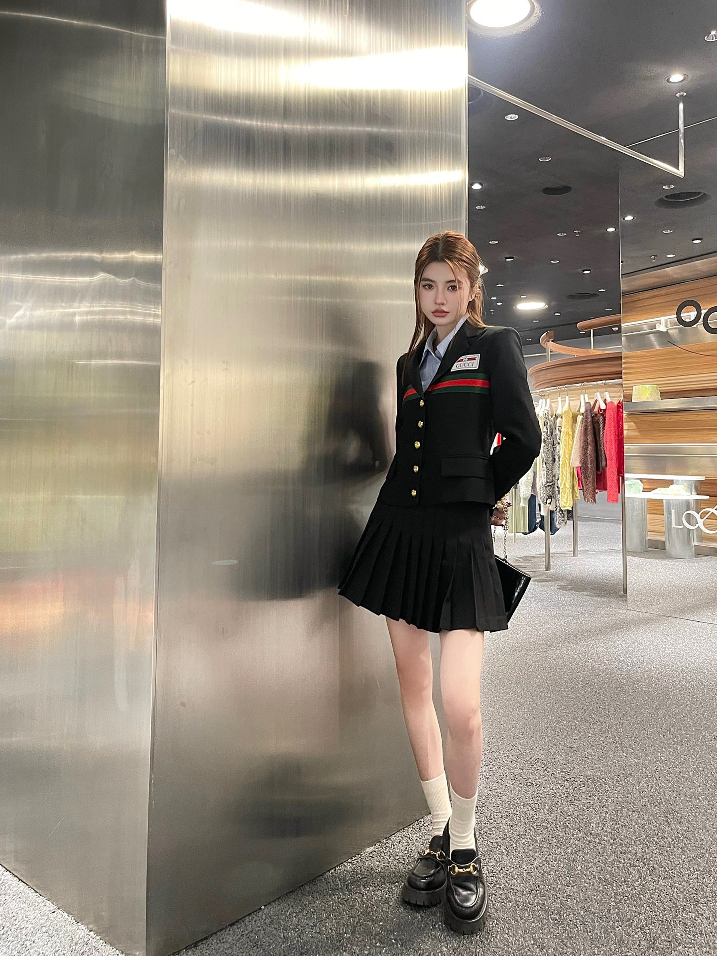 5B5E8A19-FC2B-4DCD-A898-340882FCDF10