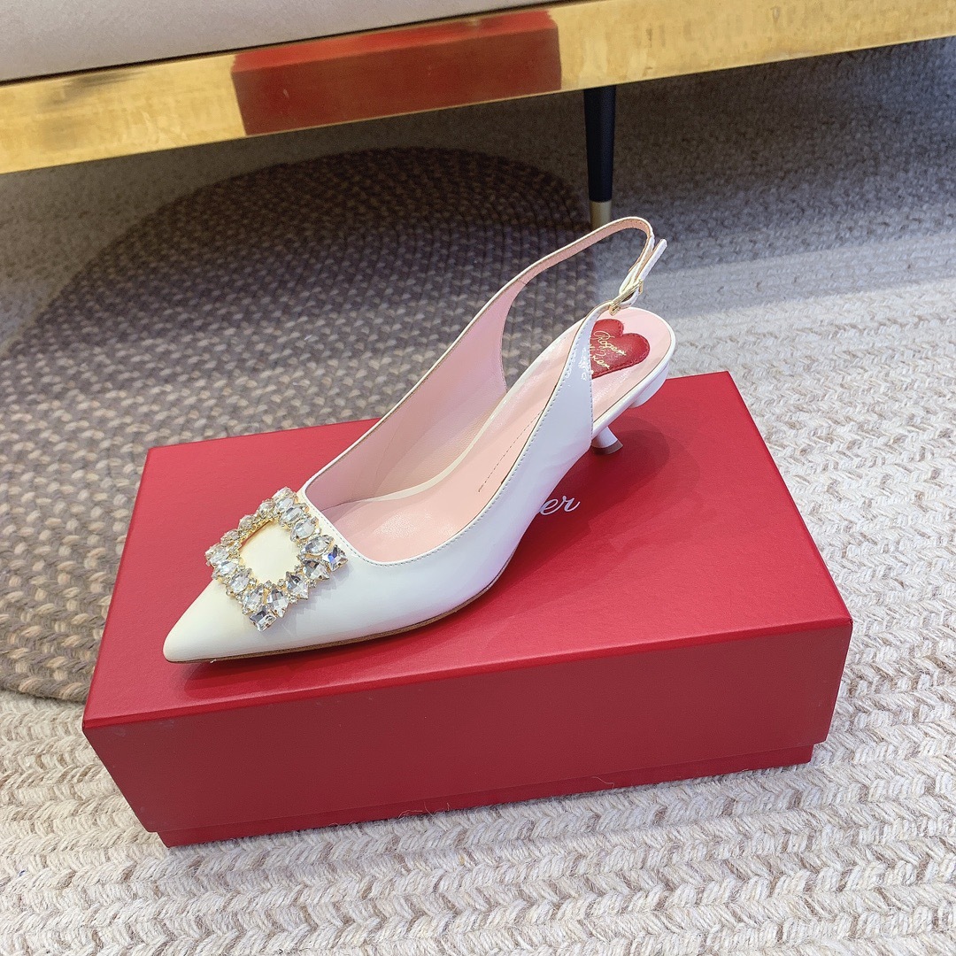 6CDF95AE-666A-47A0-AA88-CBB50C7A652C