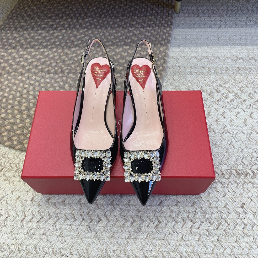 8910972F-B565-40E0-9593-FB80BA15DC7E