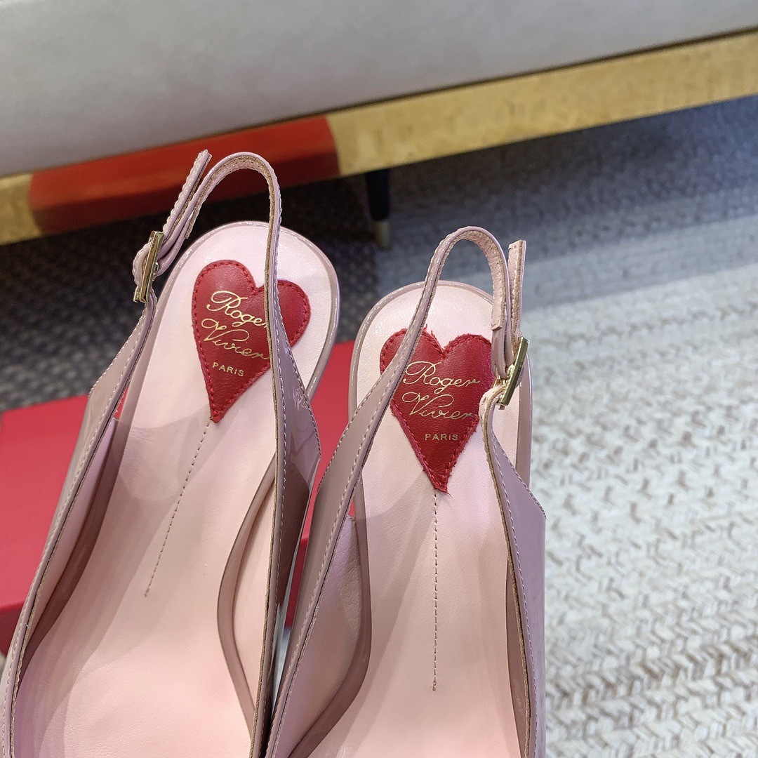 E1D71F7F-1C6D-4C1C-82CE-6A75D58A0839