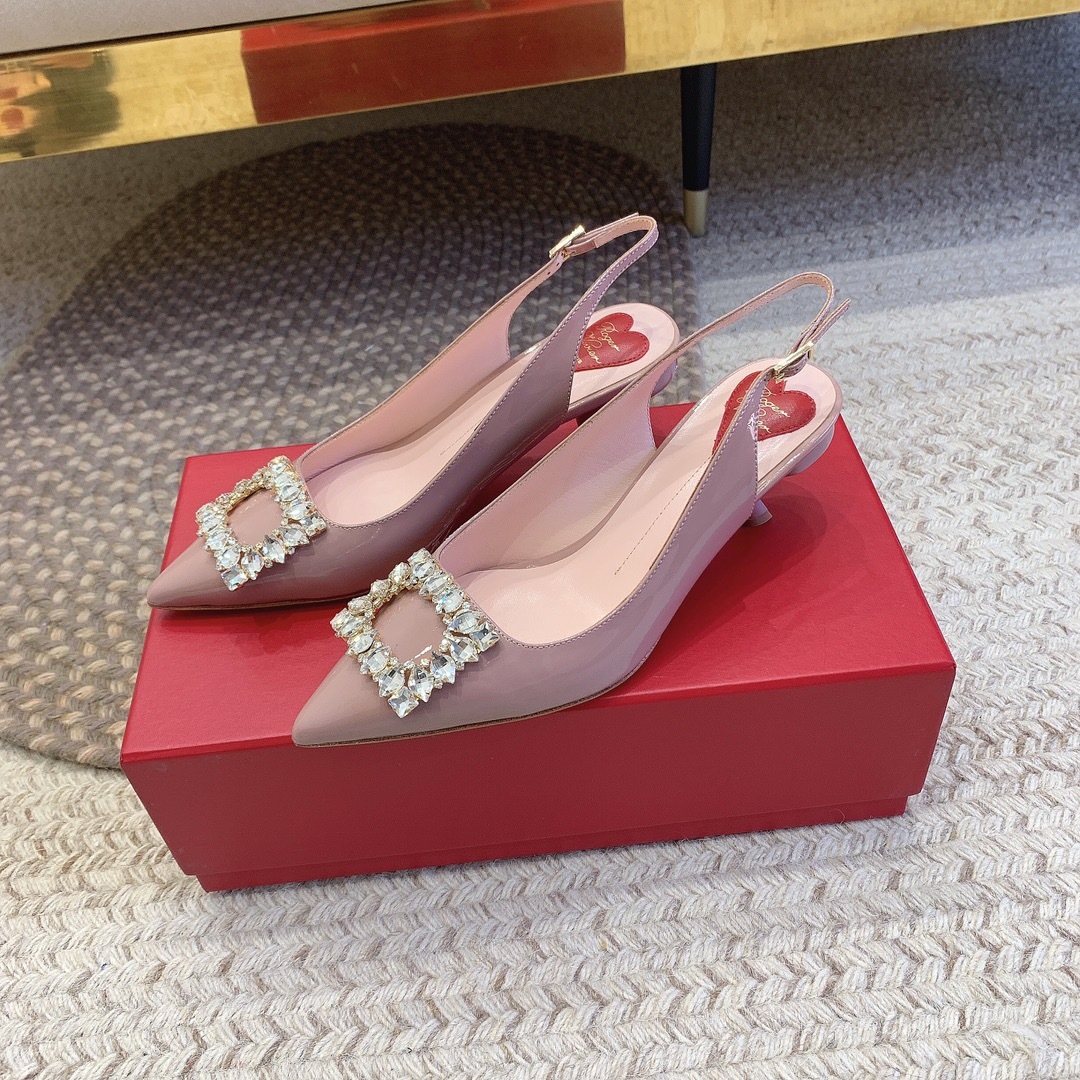 D4070C81-9517-42AB-8677-3C6BD9F76E76