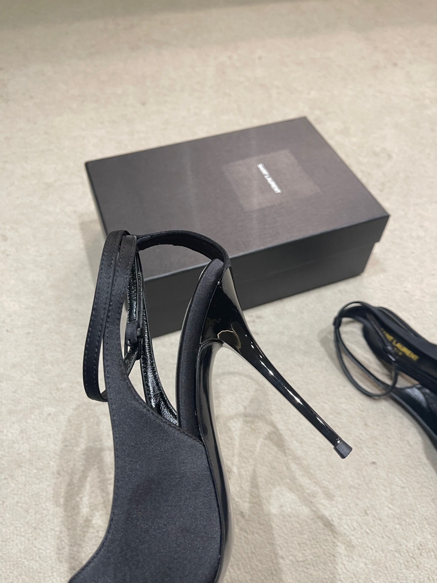 0C60AD2B-7D74-45EF-B80D-7F5F6DC2328D