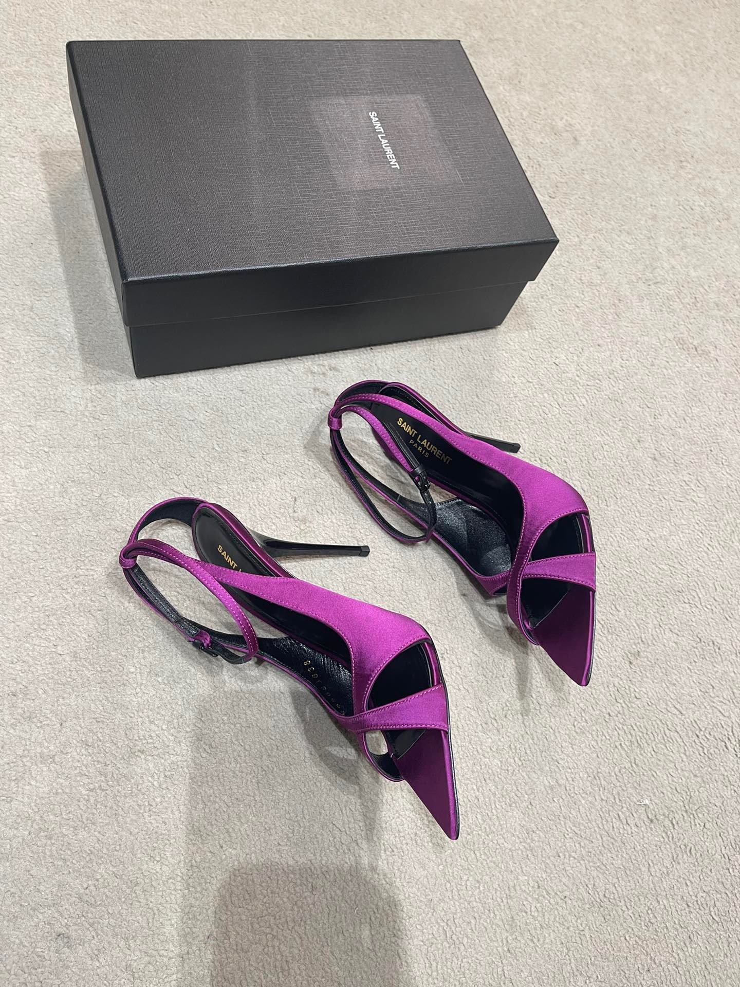 E8CDB5D5-F45B-4F13-9102-671AA167A41B