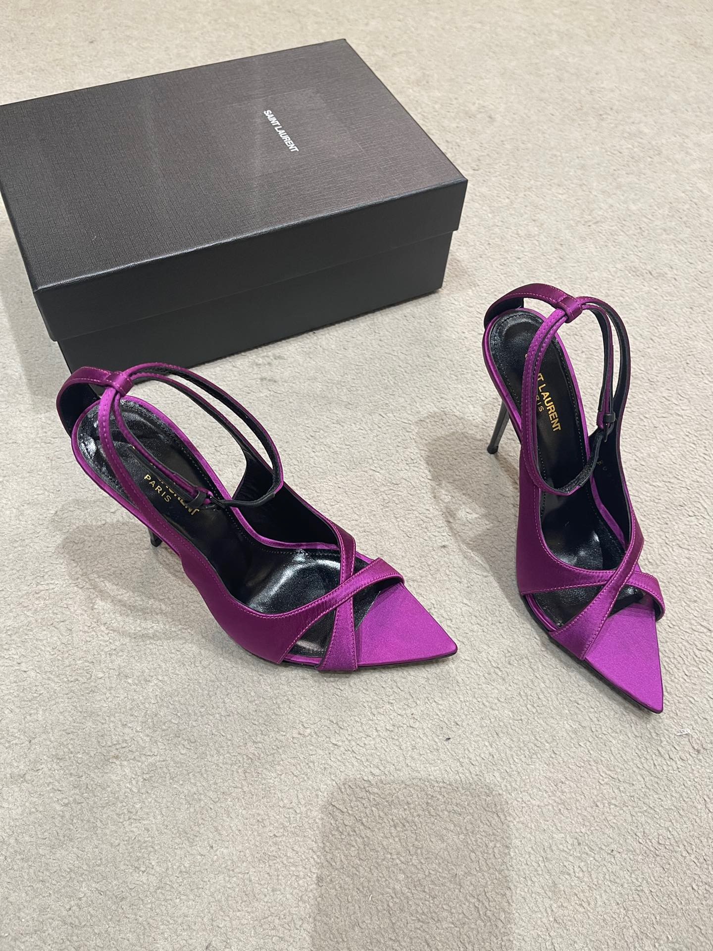 E877E4DA-6C76-4CA4-8DE2-D187BEDFA157