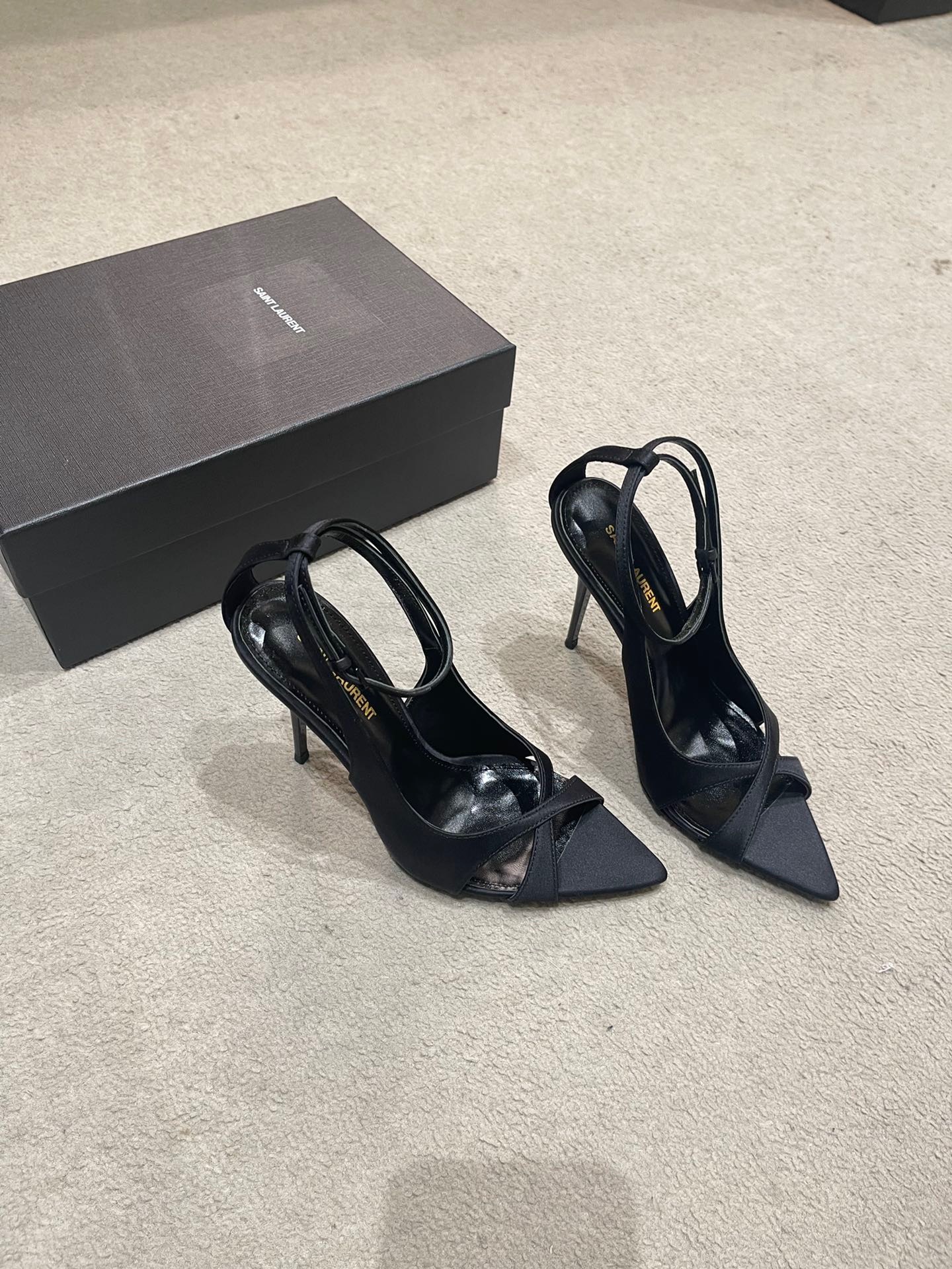 3719A906-024A-4B96-B6B6-5C7B1DC68A8A