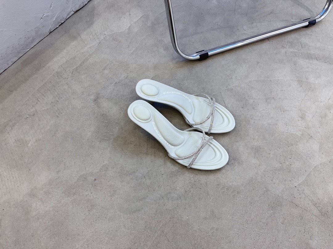 8AE5F7E0-473A-414B-BC31-8358F83B6658