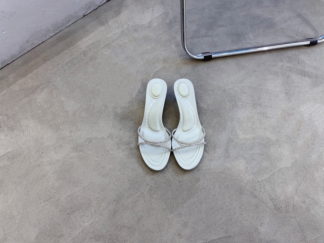 C6B05740-B1F4-4C91-8F78-410A3EC0E602