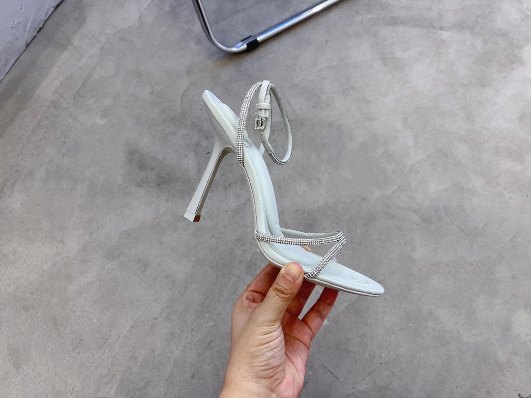 61E45153-5E4C-49CF-9515-59EDAD8F5610