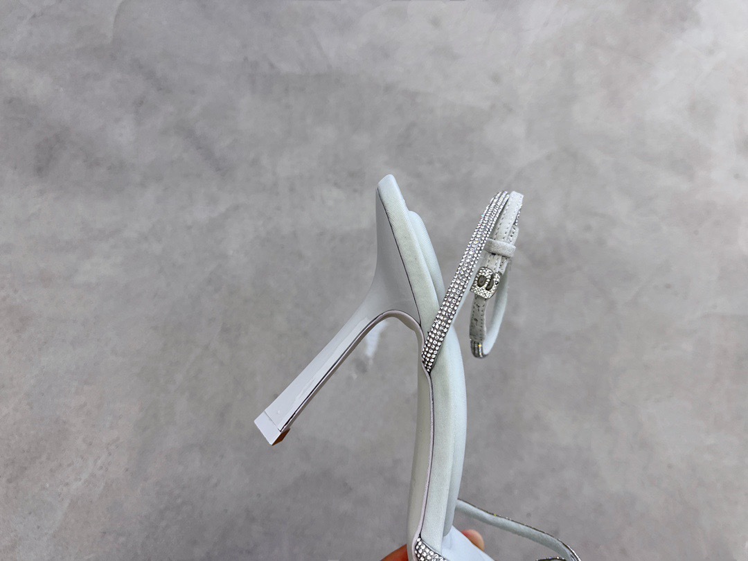 A84DD69E-2F6A-476B-AFAC-726A4140E2DB