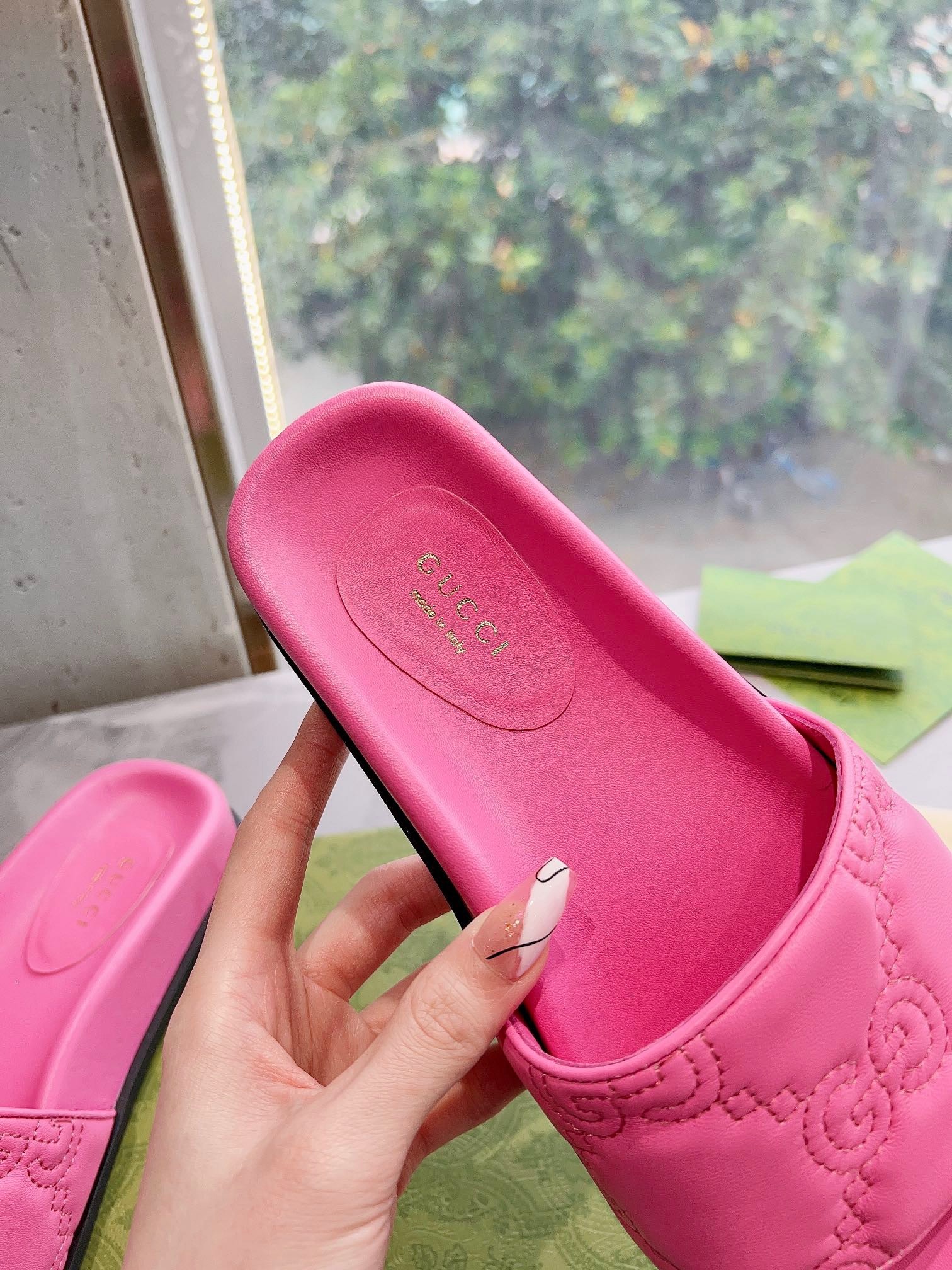 98466099-AF57-463C-9EBB-79D6B8EAE28F