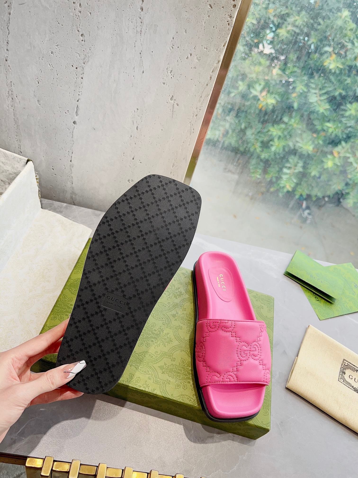 967797C6-D7D0-45A5-9B67-330B0BE0A2DC