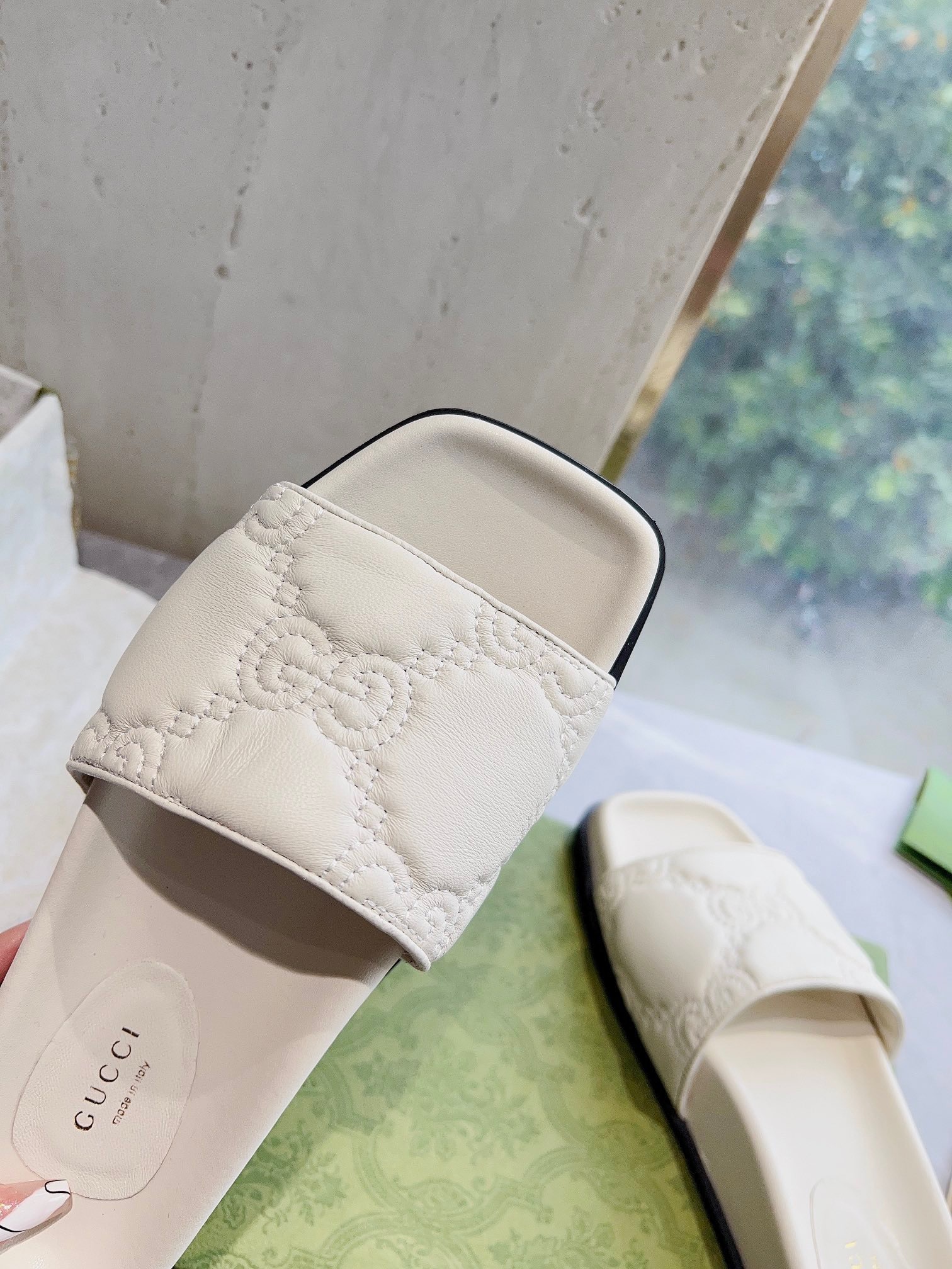 D79AA1BD-F1D8-4FCC-99FA-A82B8A548214