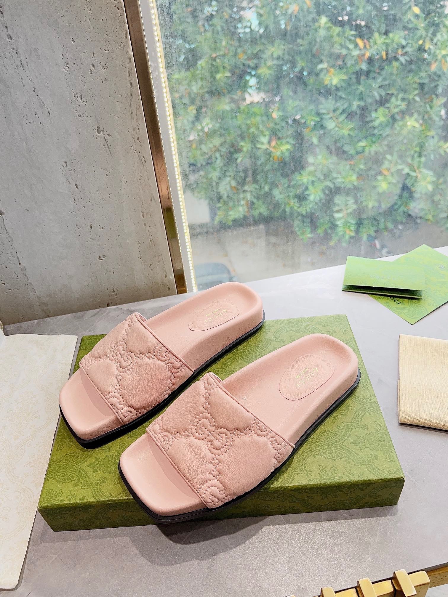 37A1DE51-031C-4241-B05B-354CBC50A63A