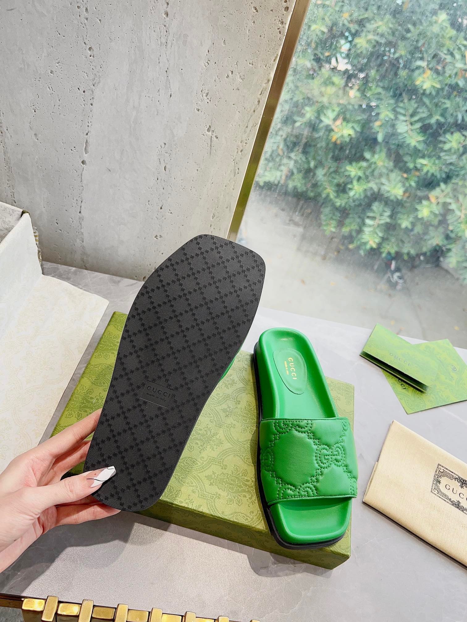 BEAF4962-0215-4AE3-AF0D-795E17EEABE8