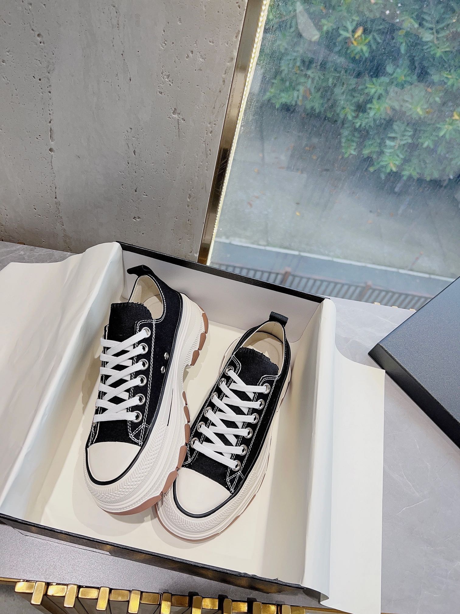 A6C4B78D-FA82-48D1-9087-66164156FA83