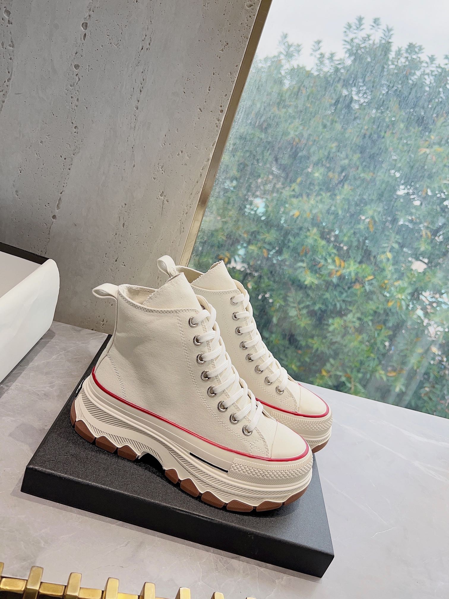 09742D2A-F8B2-45AA-AFE7-D59497C2F09E