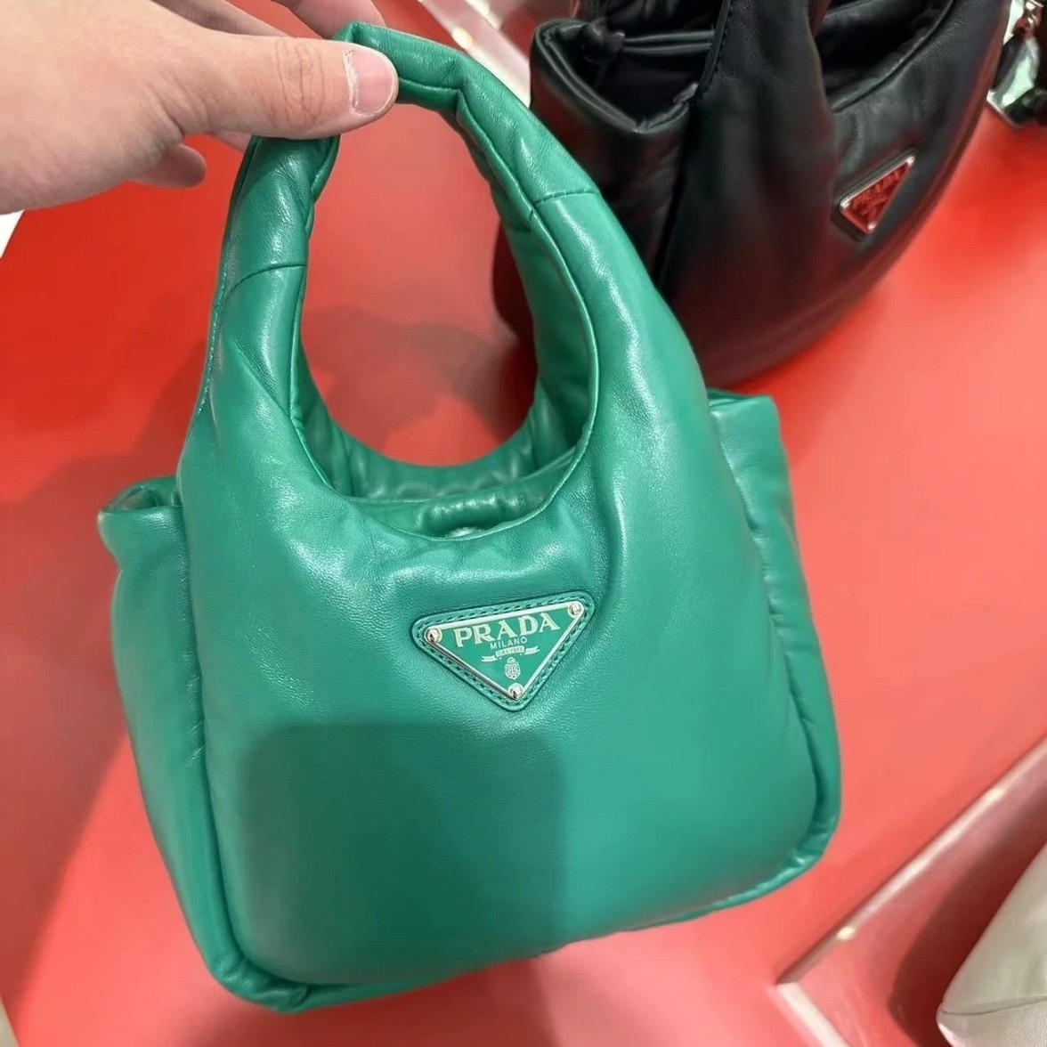 5BAB980F-0EA7-4360-A5B2-37715A8E7574