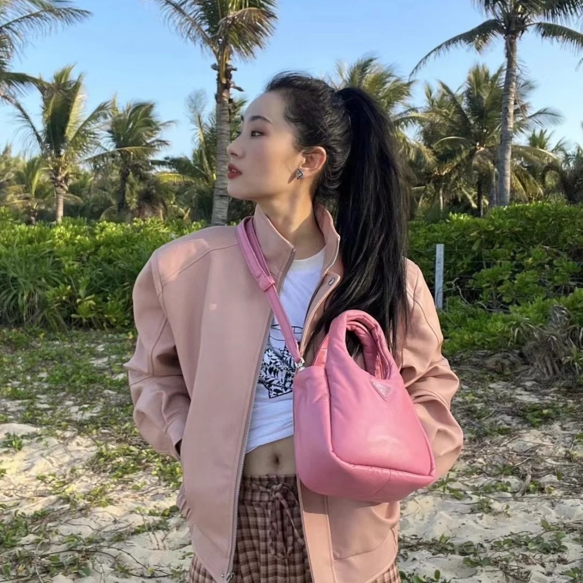 BC297DF2-6A35-4541-8D93-31B448408F1D