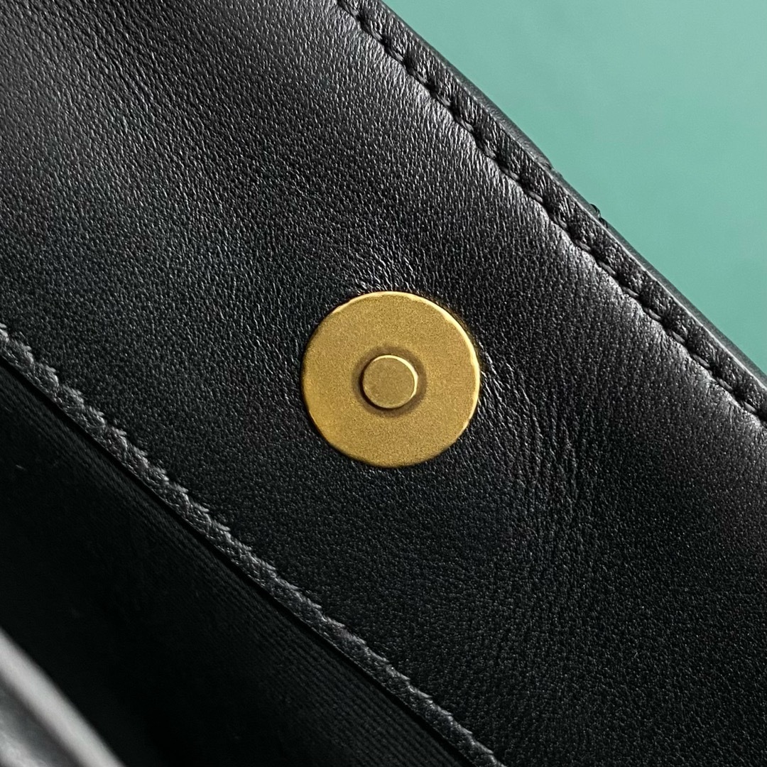 F8E3D57A-509D-495E-B836-24C47FF43F65