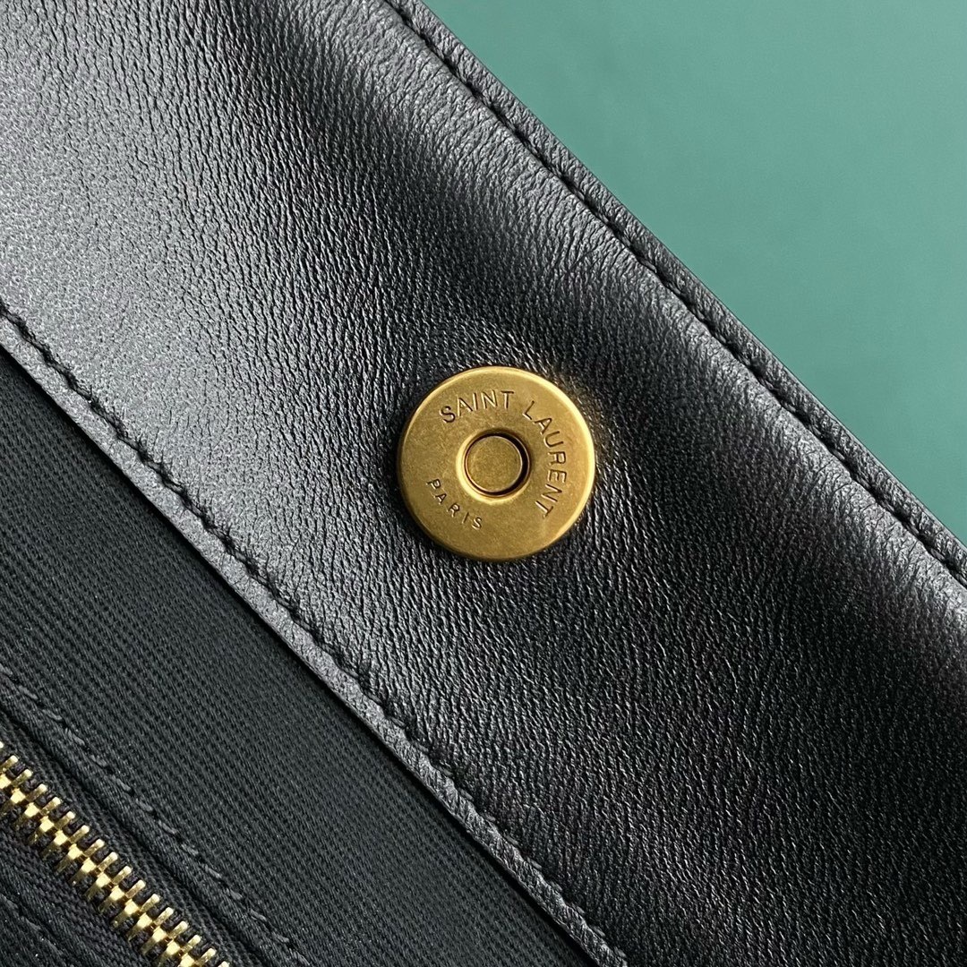 12BD68E7-F020-4717-984A-5C3DF86AA916