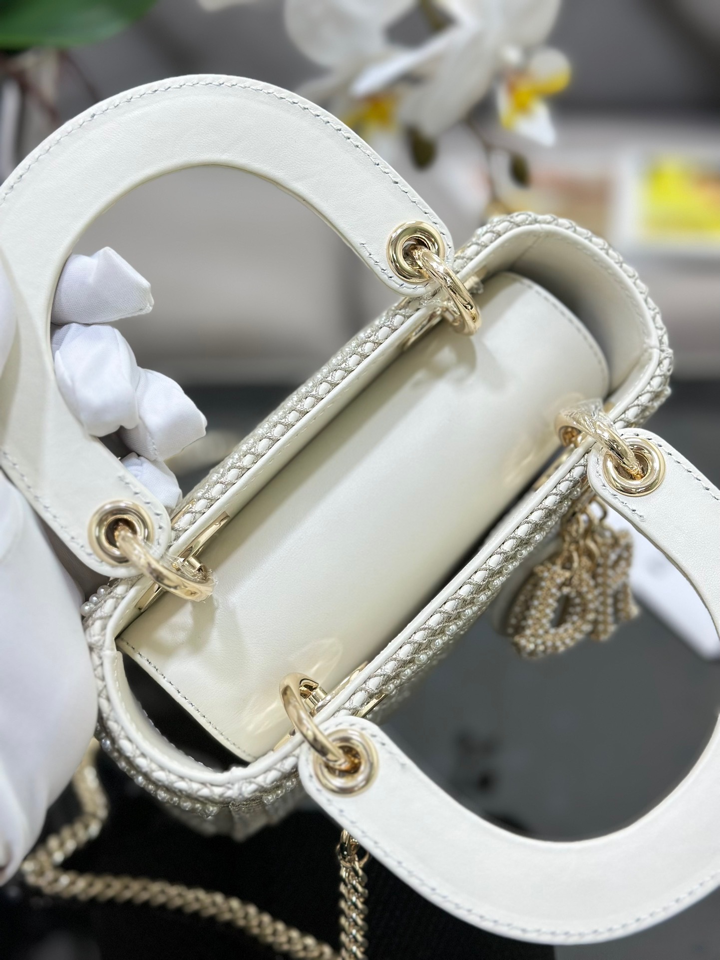 51D7EA9A-21E8-44AD-8F82-240F7556A688