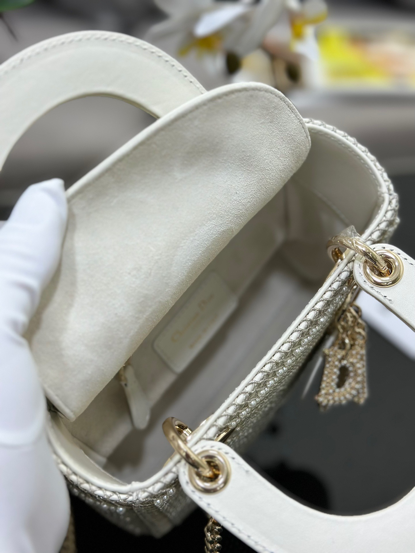 0B537002-8FB9-499F-8D2A-A6DBDBFE3C57