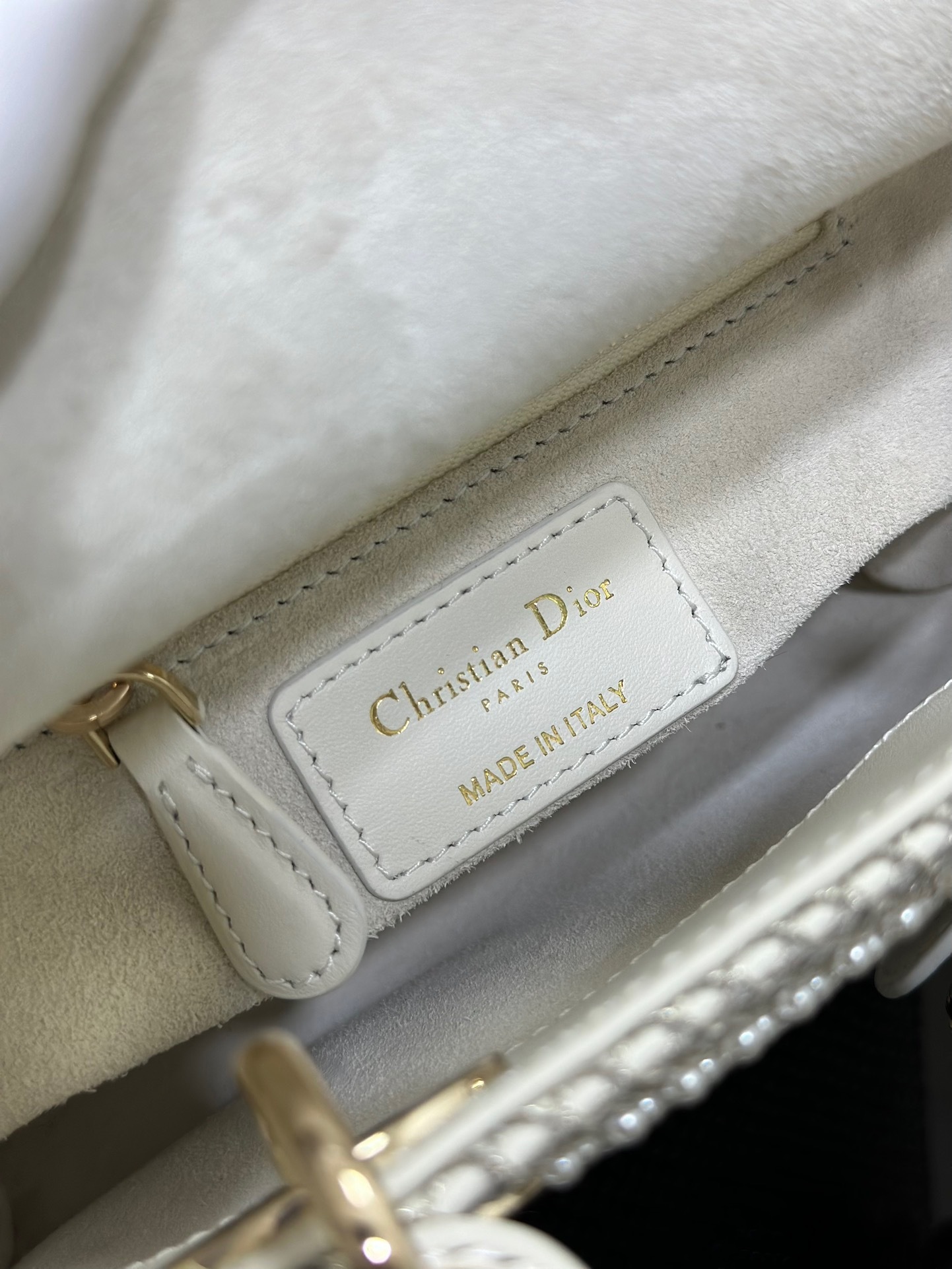 96E99E02-AAE6-4237-8859-C671EF9A798B