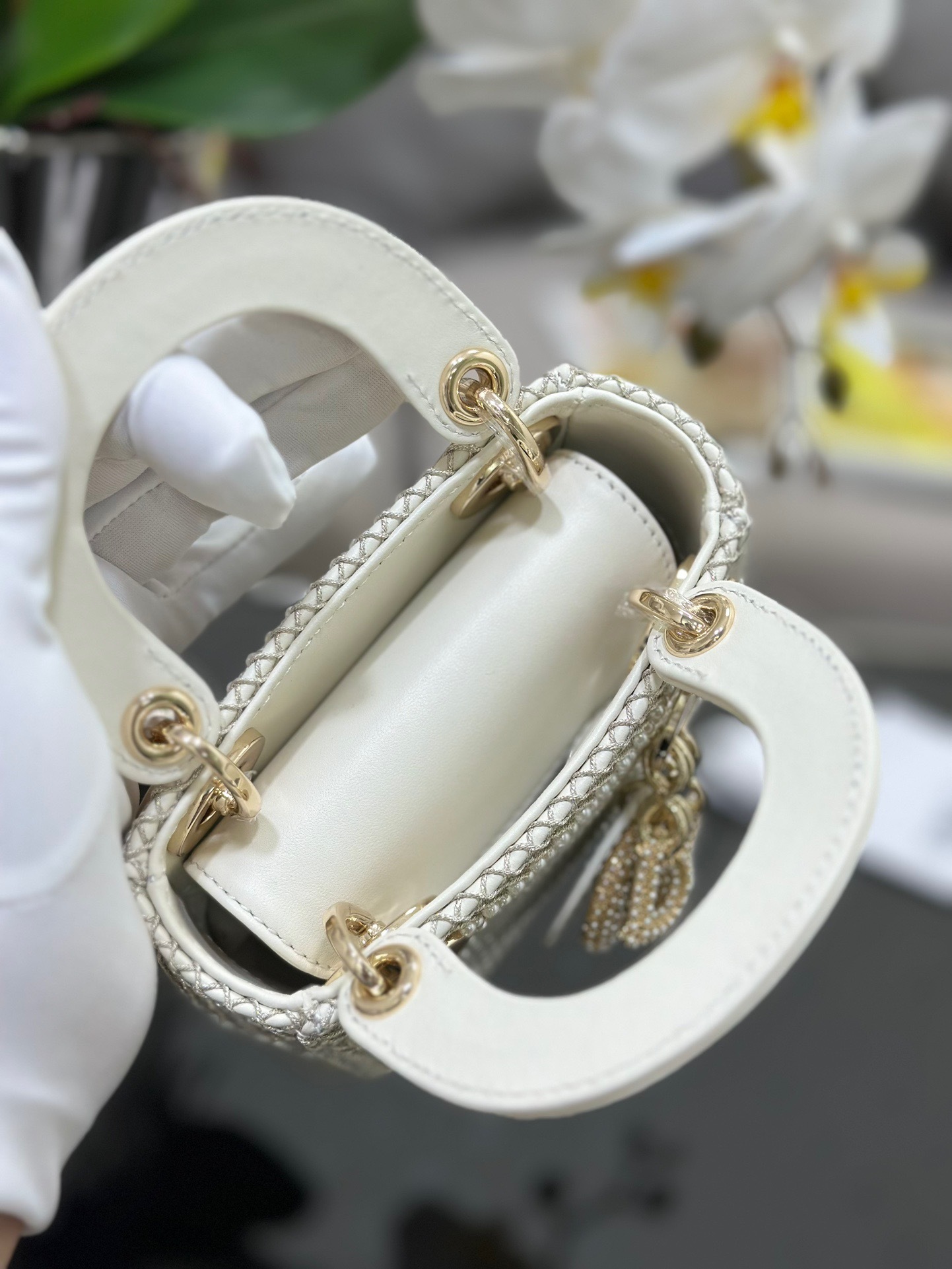 3CCA4131-2B92-4F57-9C65-F2E6810279D9