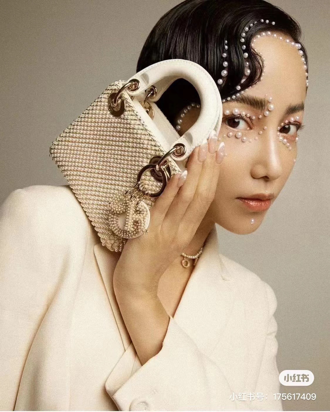 C711E4DB-EA71-4C9E-A271-C9876F91140A