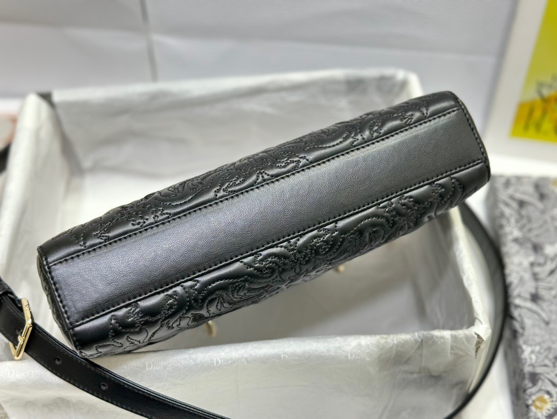 24D7D473-C3CF-4384-8DF9-72D36276F775