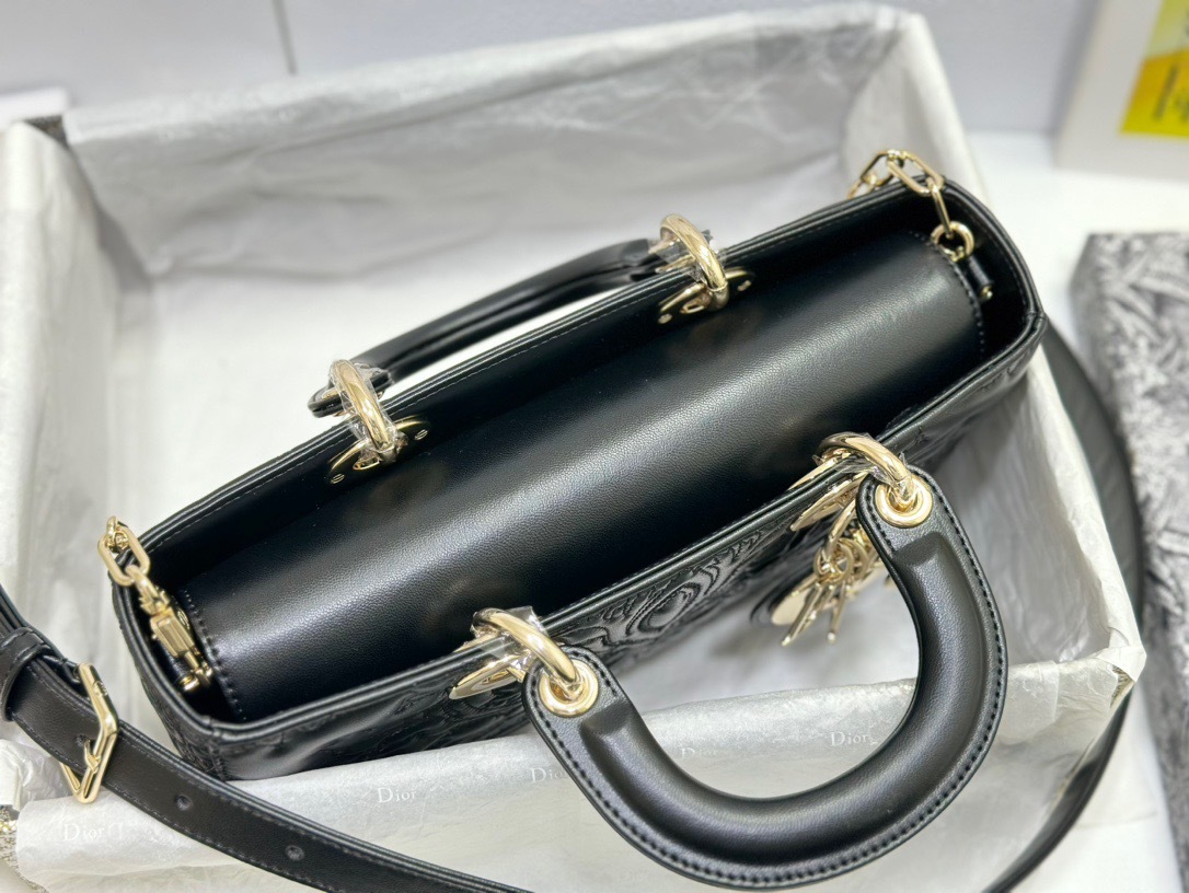 4E505804-10F9-45EA-BC59-677299495434