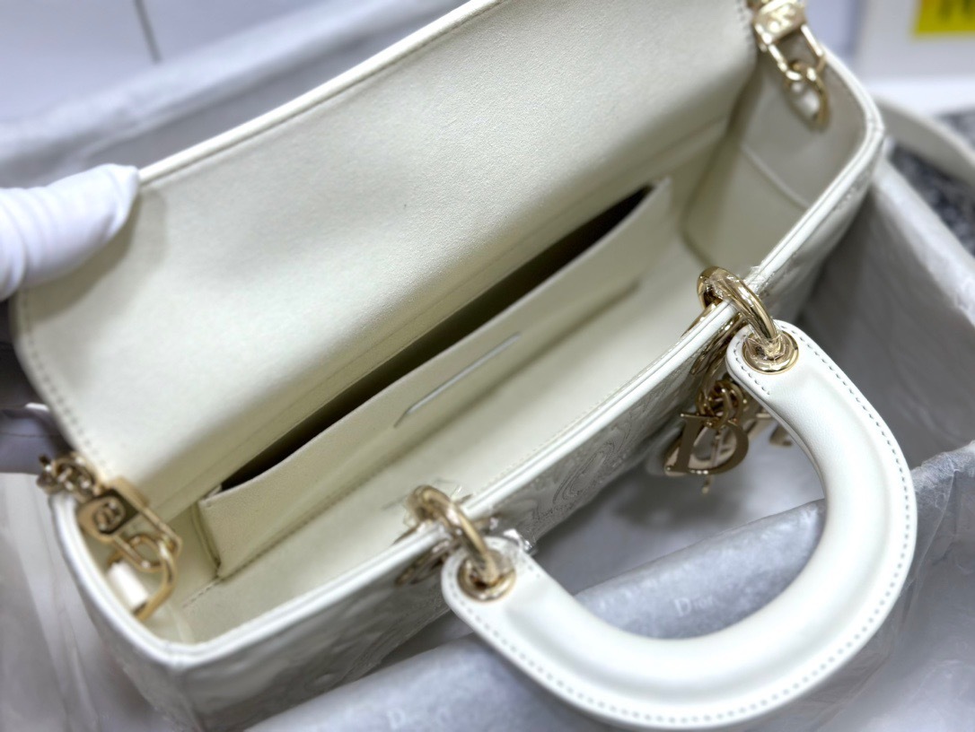 B94DC310-8482-4155-8EF2-A85E7F44F78C