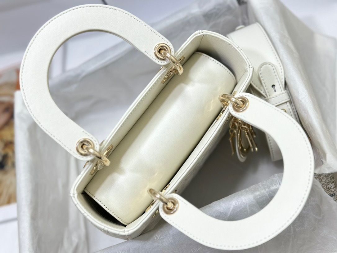 554204B1-89F2-4261-8763-4800BF3736B4