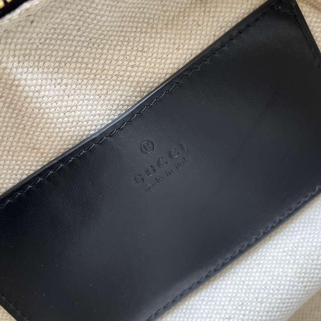 4A2DDB76-B54D-4C8E-9720-978C1DDF0926