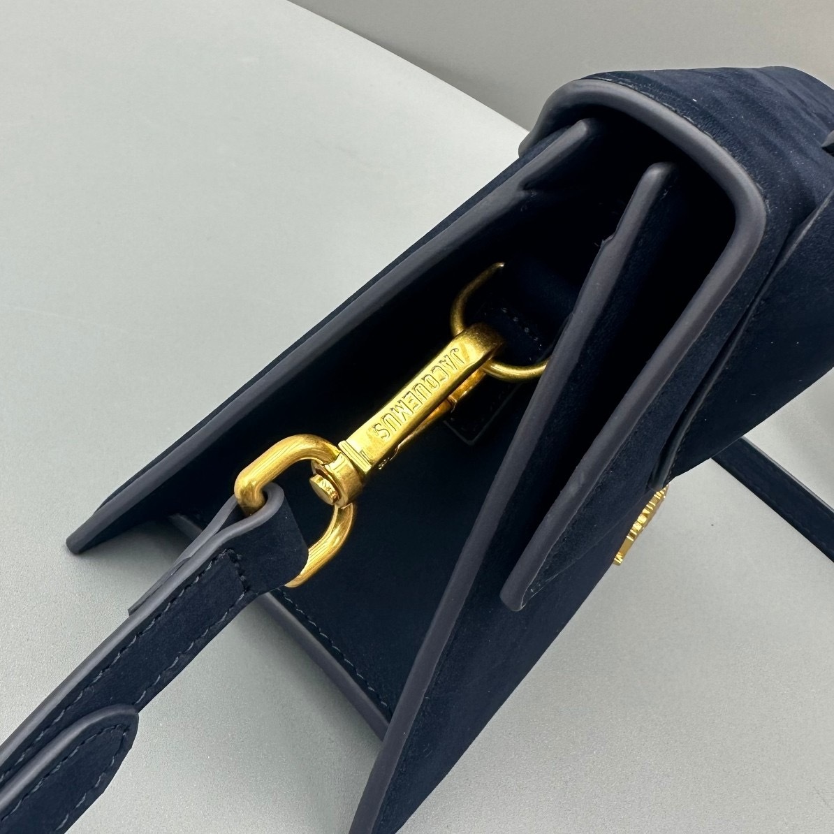 7A216CCB-7CFA-4B50-A73B-26D9DE61A244