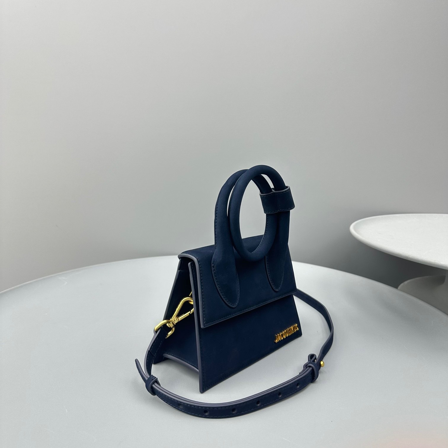 D2EB07AB-C496-4B47-BFDA-58CA6F3CD34C