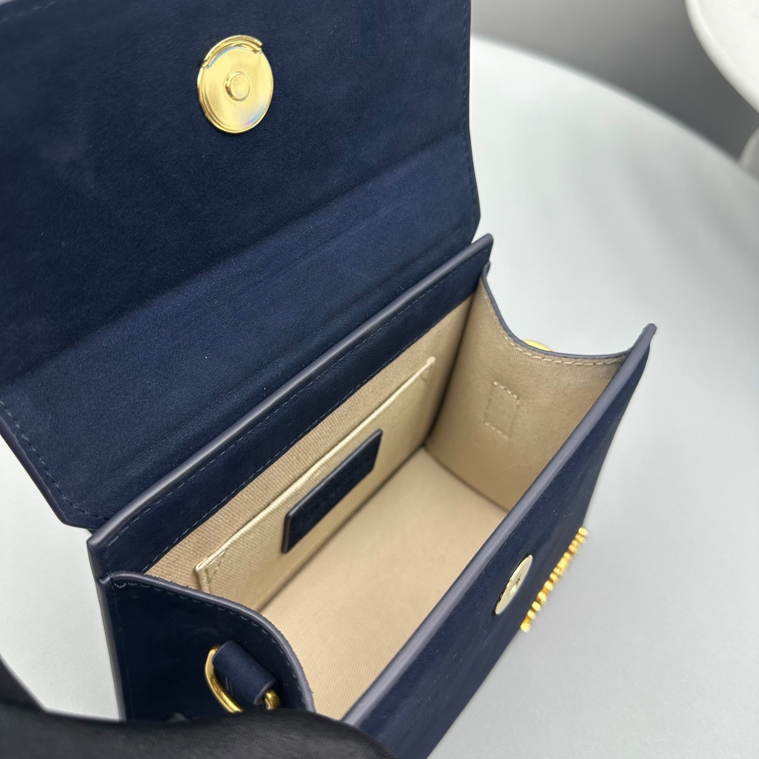 A8293CA3-8D5B-447D-98A1-E4A029C63FA0