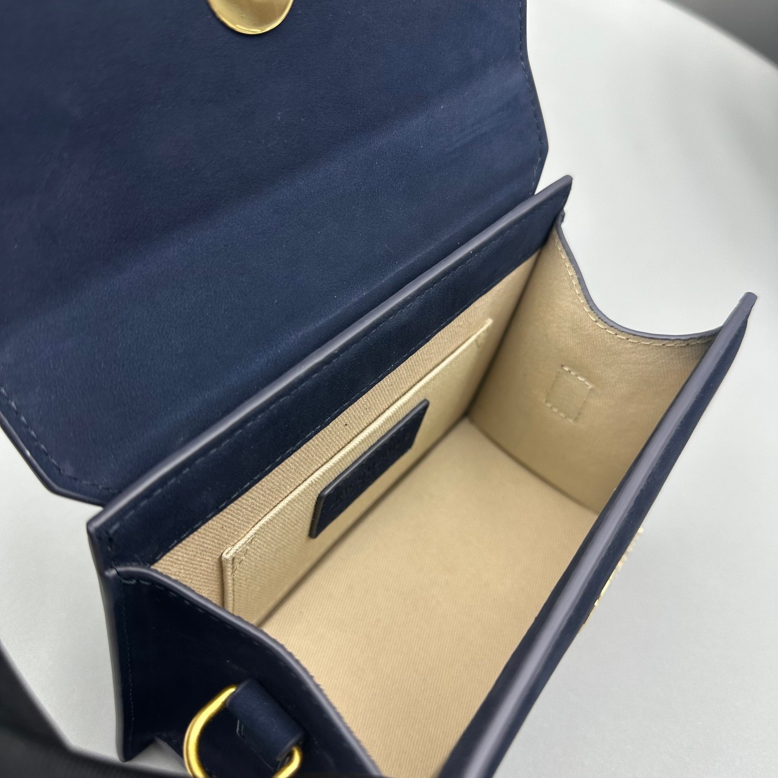 BDB7B3D3-98B9-4F15-B40A-A1921DB33490