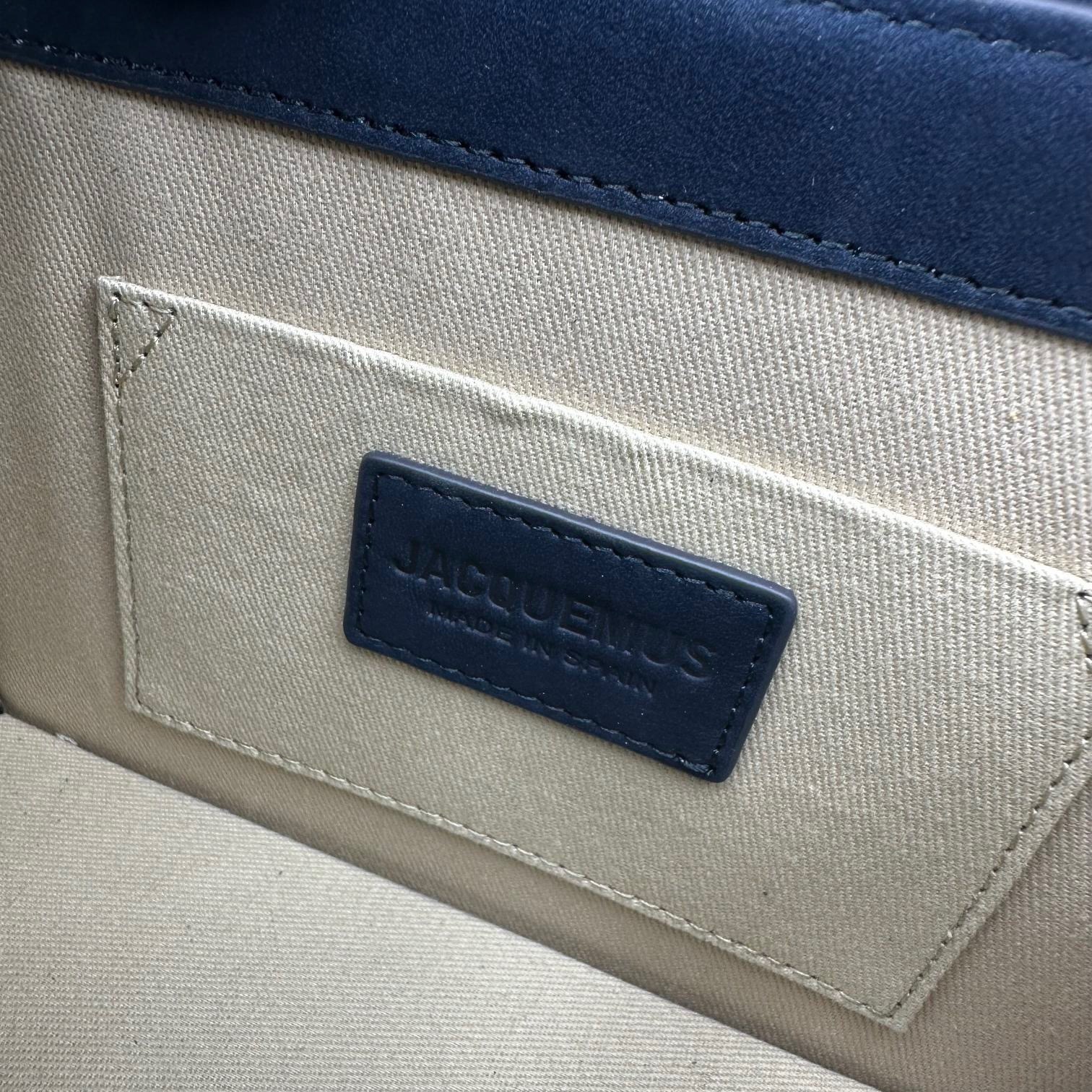 33AFA446-83FD-4EEB-BCA5-64E9DF0B0AD1