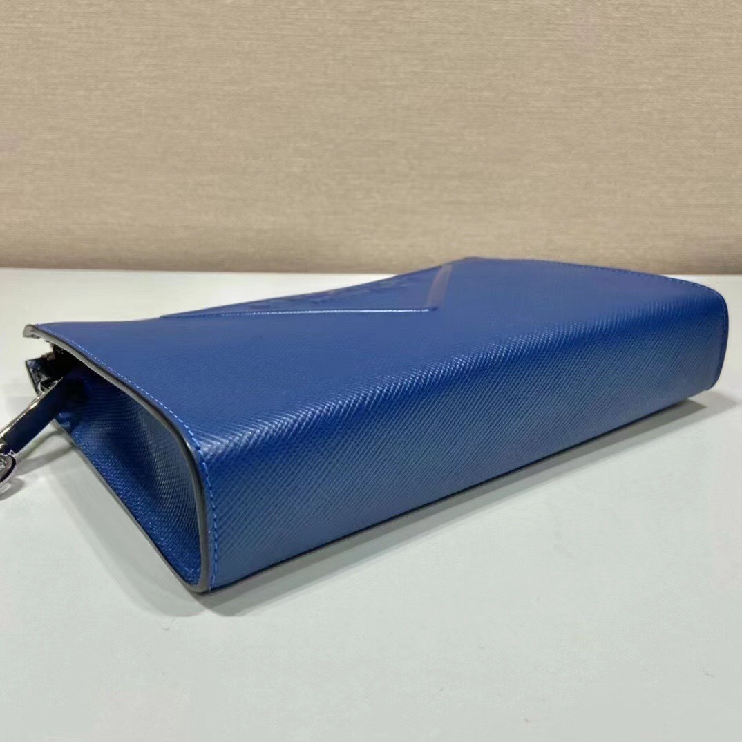 2B492DE0-4C85-4859-8D66-6AE841B3578B