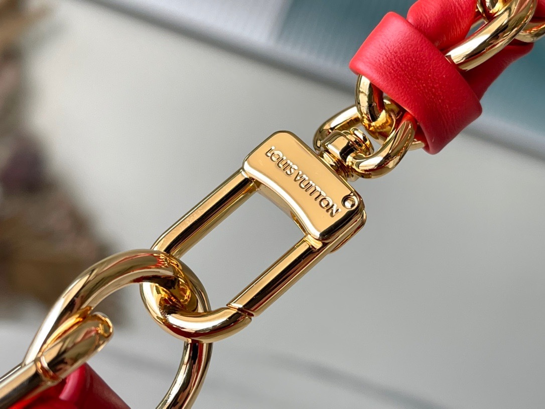 58000D7F-E42C-4621-832D-1809848B7ADF