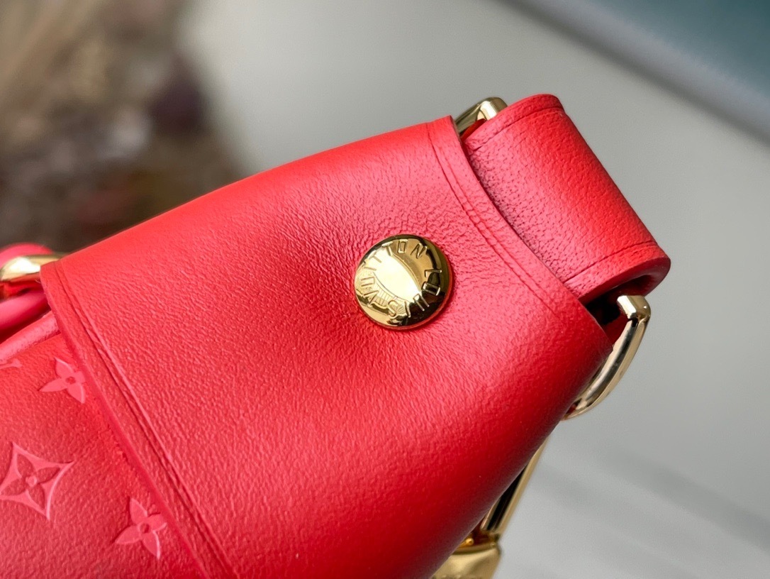 41056525-01B2-4A8F-A9CD-ED99D318F197