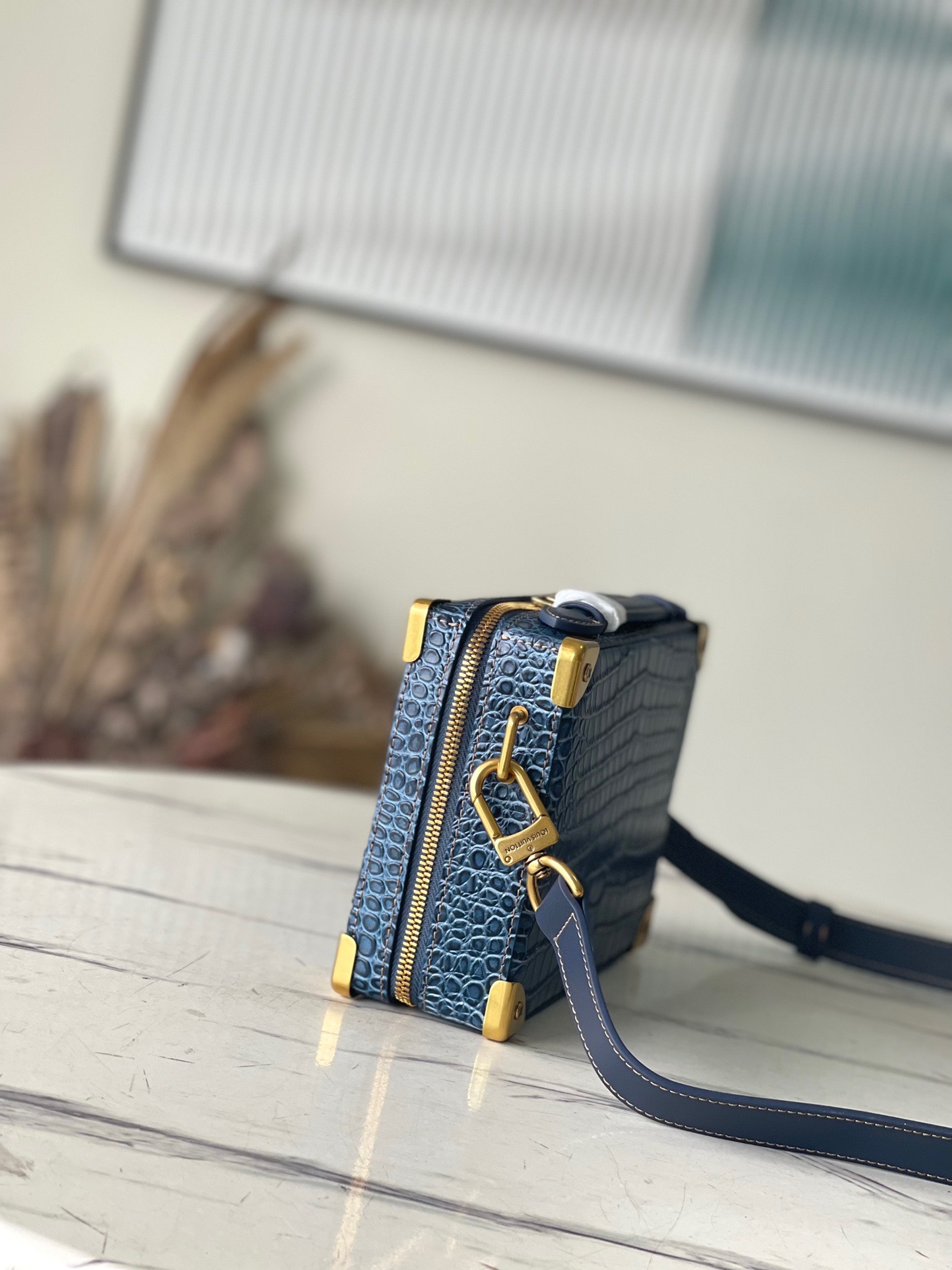 65E76DBD-3565-4100-835E-80F589427D39