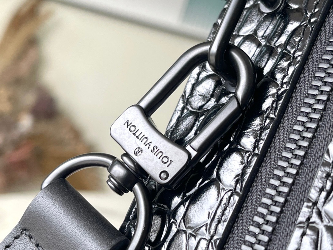 3655F595-AF9D-415B-A6C6-60FDE7F8366B